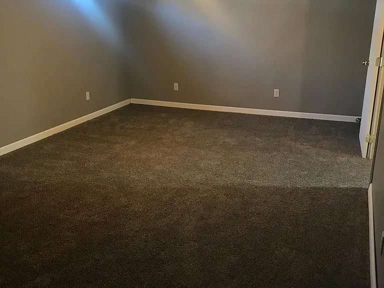 3427 E Euclid Ave — Photo 11