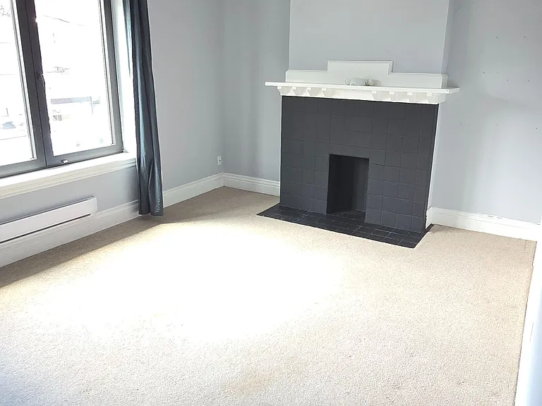 387 Roncesvalles Ave — Photo 1