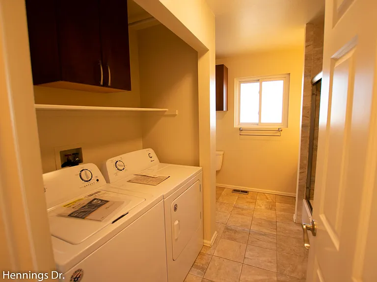 4585 Hennings Dr — Photo 6