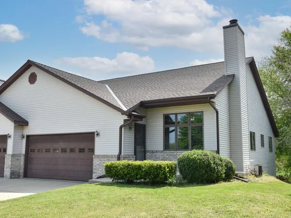 1029 Lou's WAY, Slinger, WI 53086