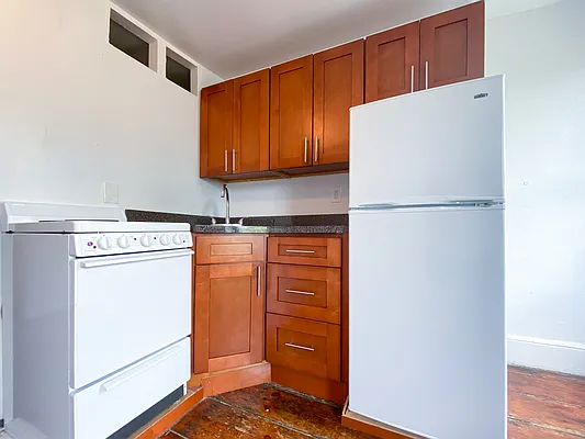 Rented by City Connections Realty | media 16