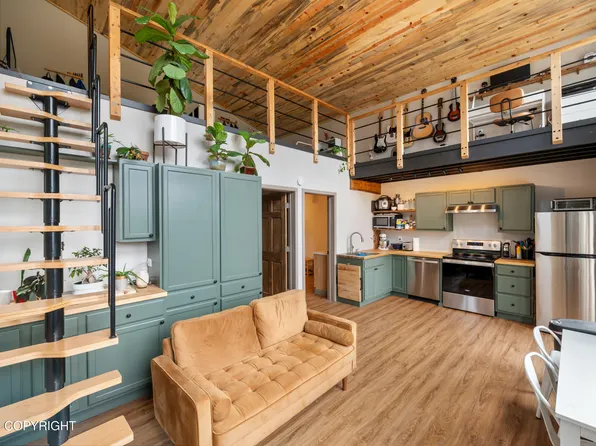 36339 Maria Rd, Fritz Creek, AK 99603