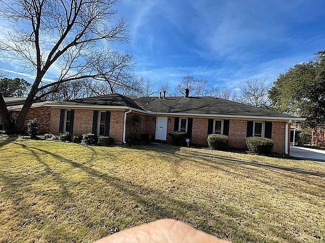 2nd image of 2060 Green Acres Dr