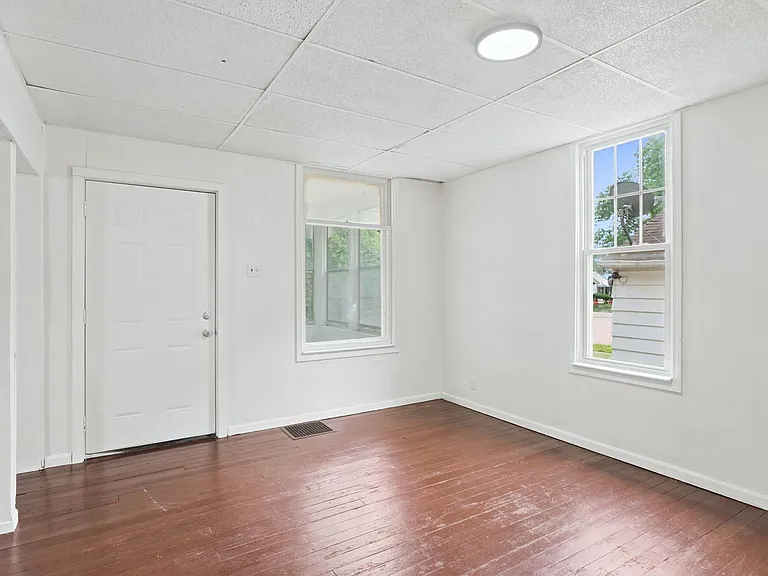 3034 Abbott St — Photo 33