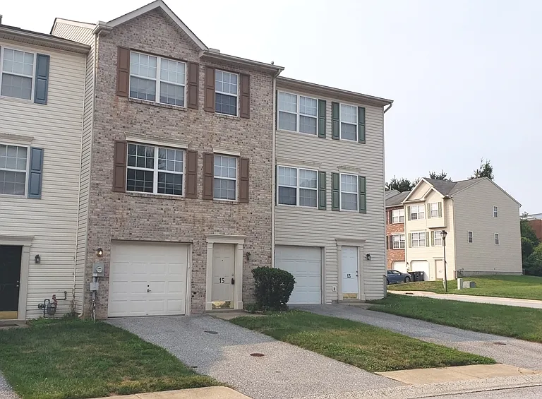 15 Saddle Ridge Ct — Photo 1