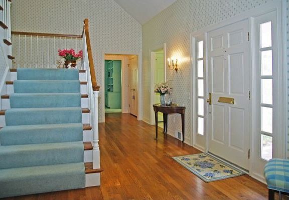 3rd image of 22 Orchard Ln