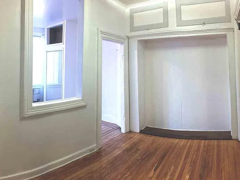 Middle Room / Living Room