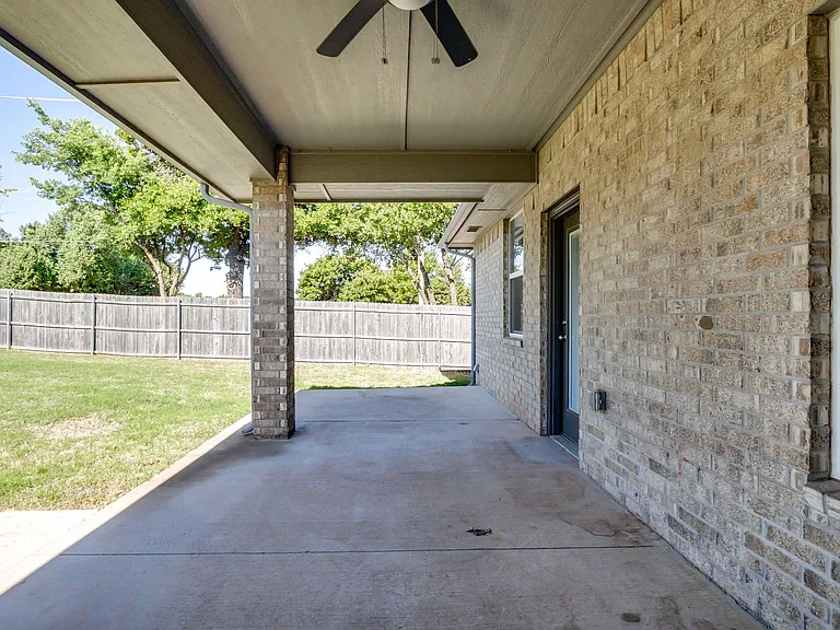 2200 Alta Vista Ln — Photo 33