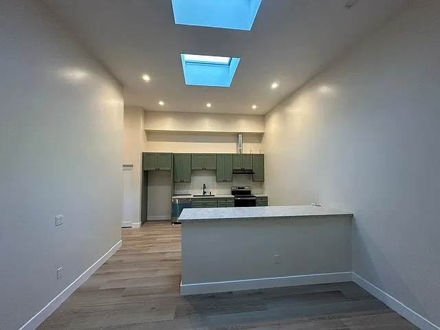 1 bed, 740 sqft, $3,250 — Photo 4