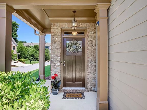 4th image of 2390 Whiteoak Ct SE