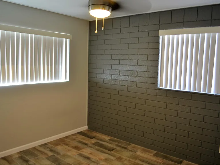 326 W Earll Dr #3 — Photo 7