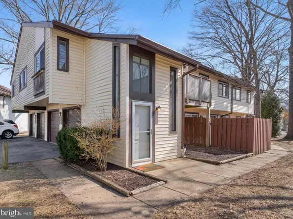 2059 Happy Ln #E, Crofton, MD 21114