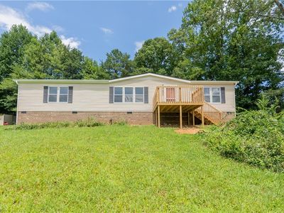 6694 W Pine St, Lowgap, NC, 27024