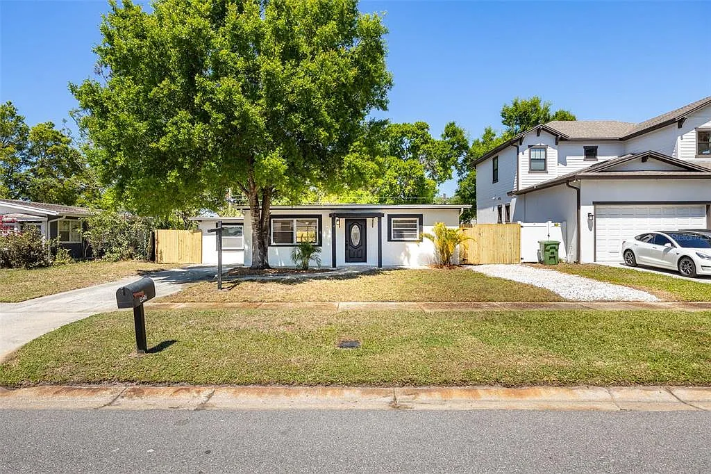 4 bed, 2.5 bath, 1420 sqft, $3,250 — Photo 2