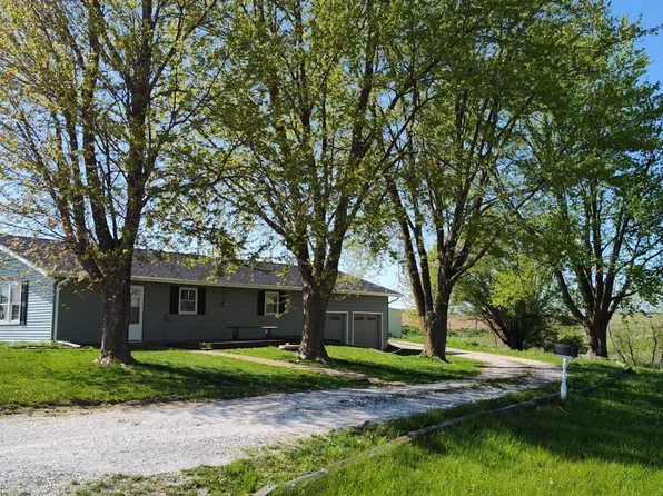 1702 County Rd, Carthage, IL 62321