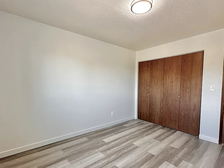211-225 N Peterson Dr — Photo 11
