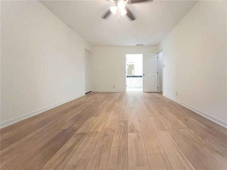 965 Millbrook Ct — Photo 14