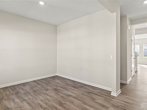 5th image of 59 Great Horned Dr