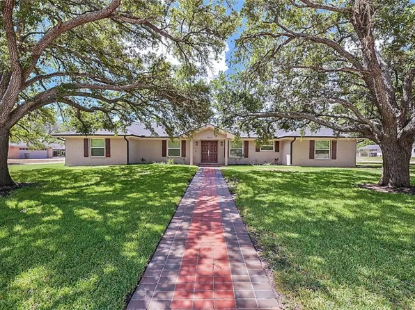 1800 Carter Creek Pkwy, Bryan, TX 77802