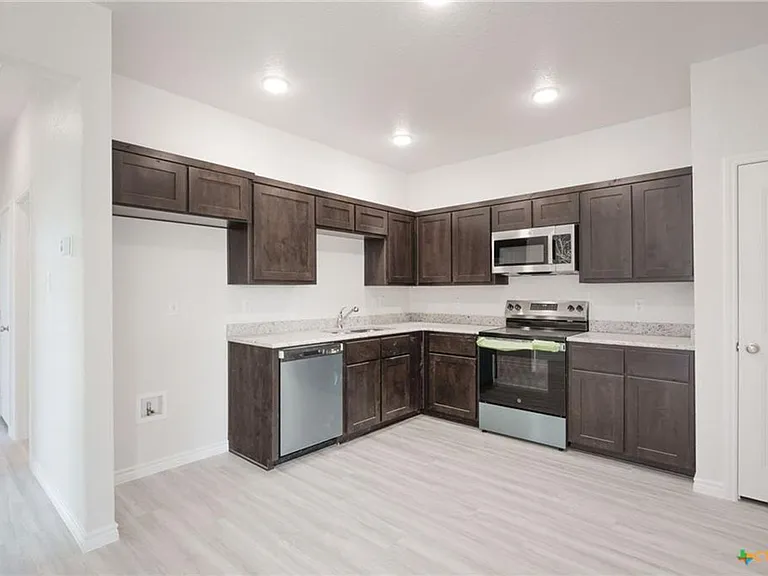 508 Adley Ave — Photo 3