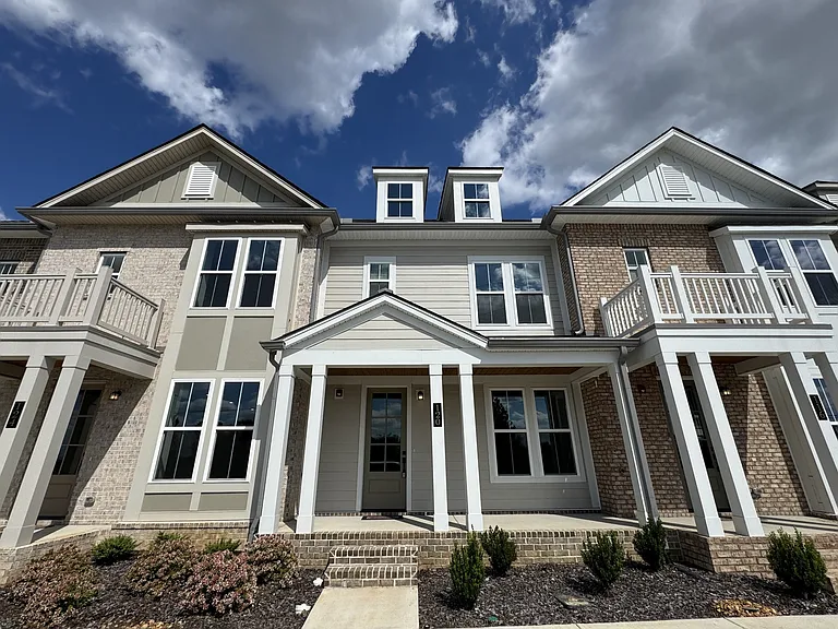 120 Nearwater Pl — Photo 1