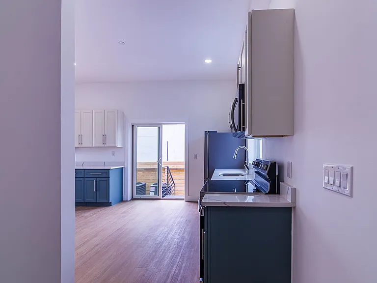 137 E Cumberland St #B — Photo 1