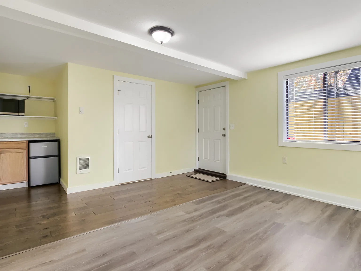 Studio, 294 sqft, $1,050 — Photo 2