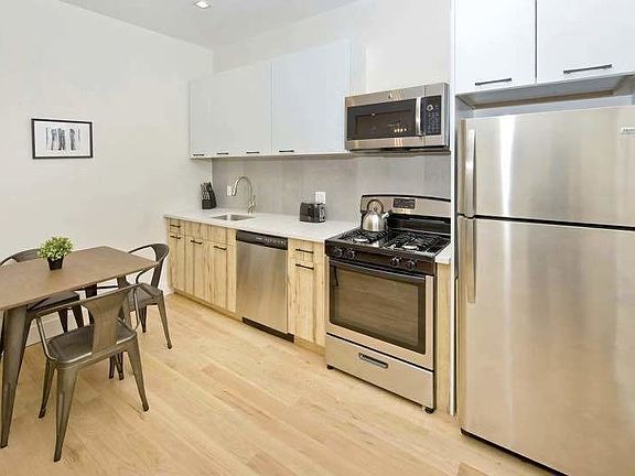 5th image of 924 De Kalb Ave #4H