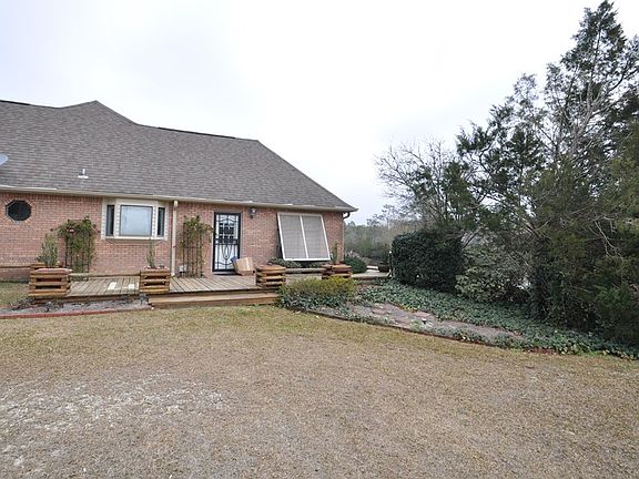 4th image of 925 W Lakeshore Dr