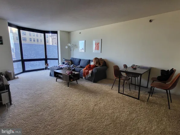 2020 Walnut St APT 8K, Philadelphia, PA 19103