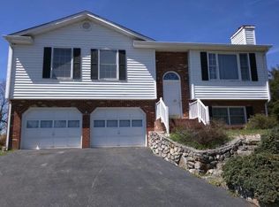 3368 Green Ridge Ct, Roanoke, VA 24019