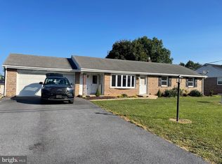 12 Oak Ln, Stevens, PA 17578