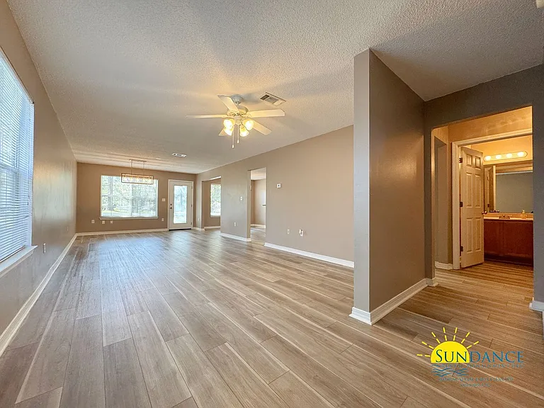 215 Twin Lakes Ln — Photo 12