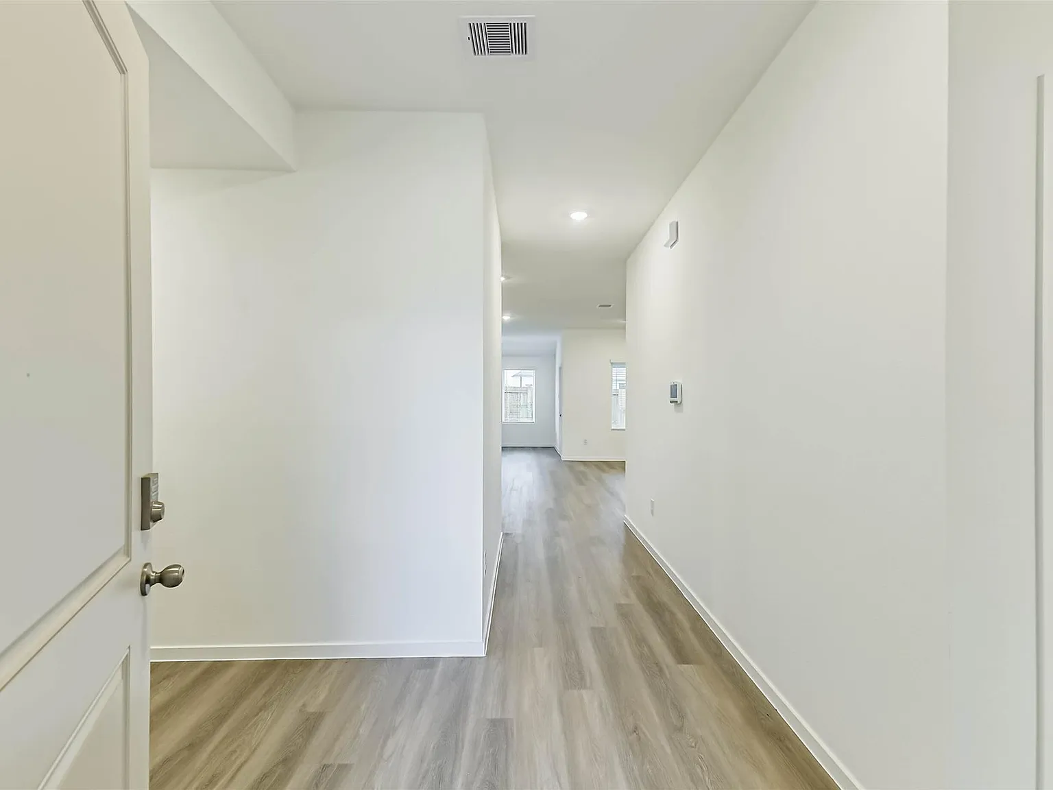 4 bed, 2.0 bath, 1750 sqft, $2,300 — Photo 4