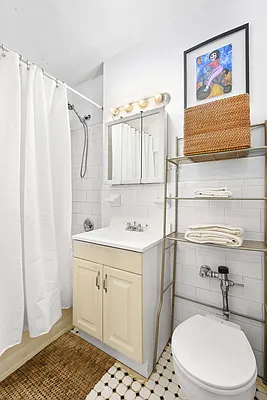 Rented by Halstead Real Estate | media 19