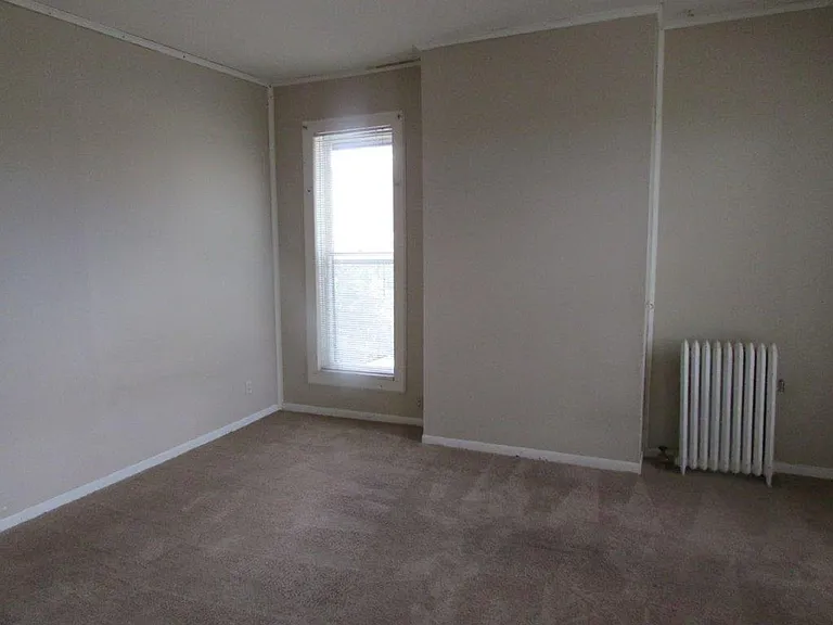 209 E Mifflin St — Photo 25