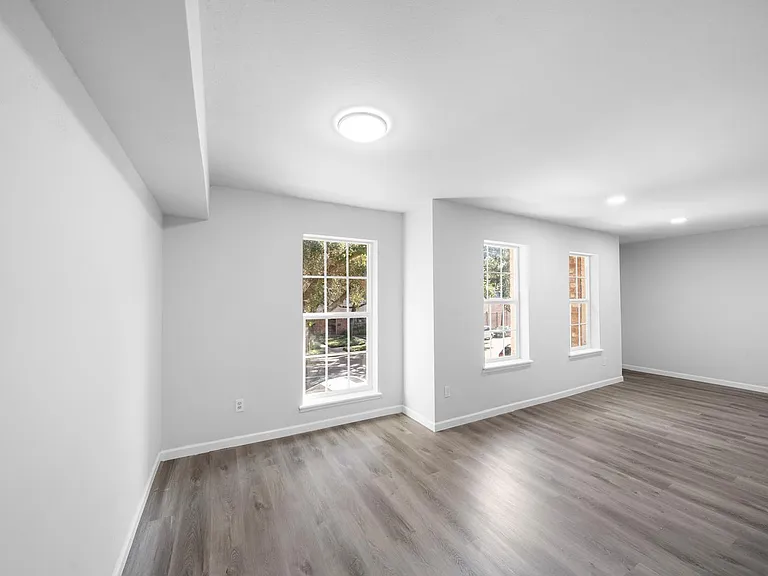 353 N Post Oak Ln #729 — Photo 7