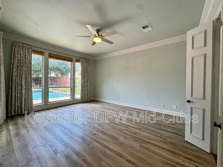2417 Creekside Cir S — Photo 9