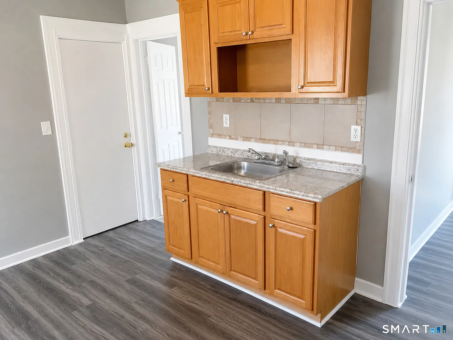 3 bed, 1.0 bath, 1000 sqft, $1,595 — Photo 3