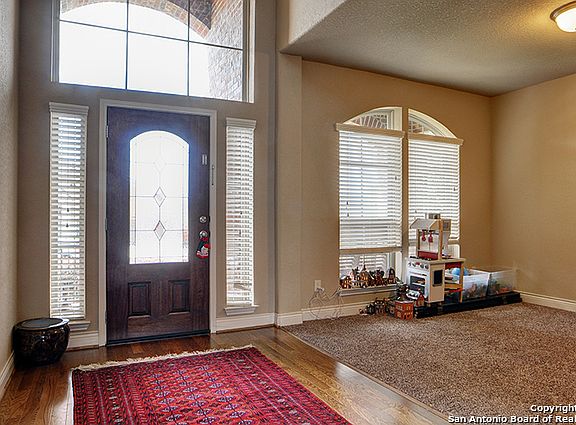2nd image of 558 Oak Brook