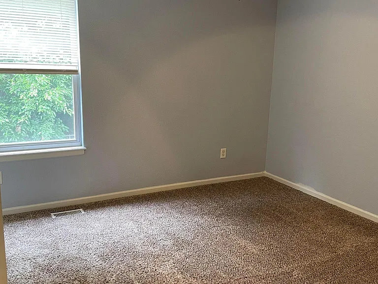 710 NW Scenic Ln — Photo 10