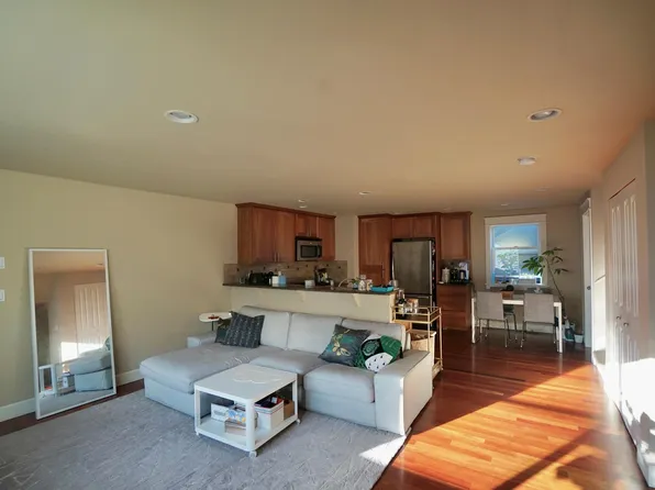 1406 N 55th St, Seattle, WA 98103