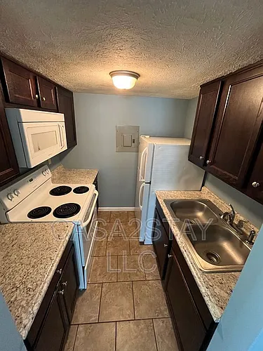 411 Iowa Ave #4 Photo 1