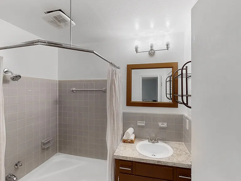1306 Francisco Dr — Photo 13