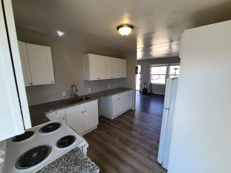 W 22nd Ter — Photo 3