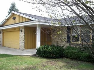 6907 W Carpenter Ave, Greenfield, WI 53220