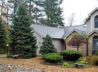 6414 Pinebrook Ln, Burton, MI 48509