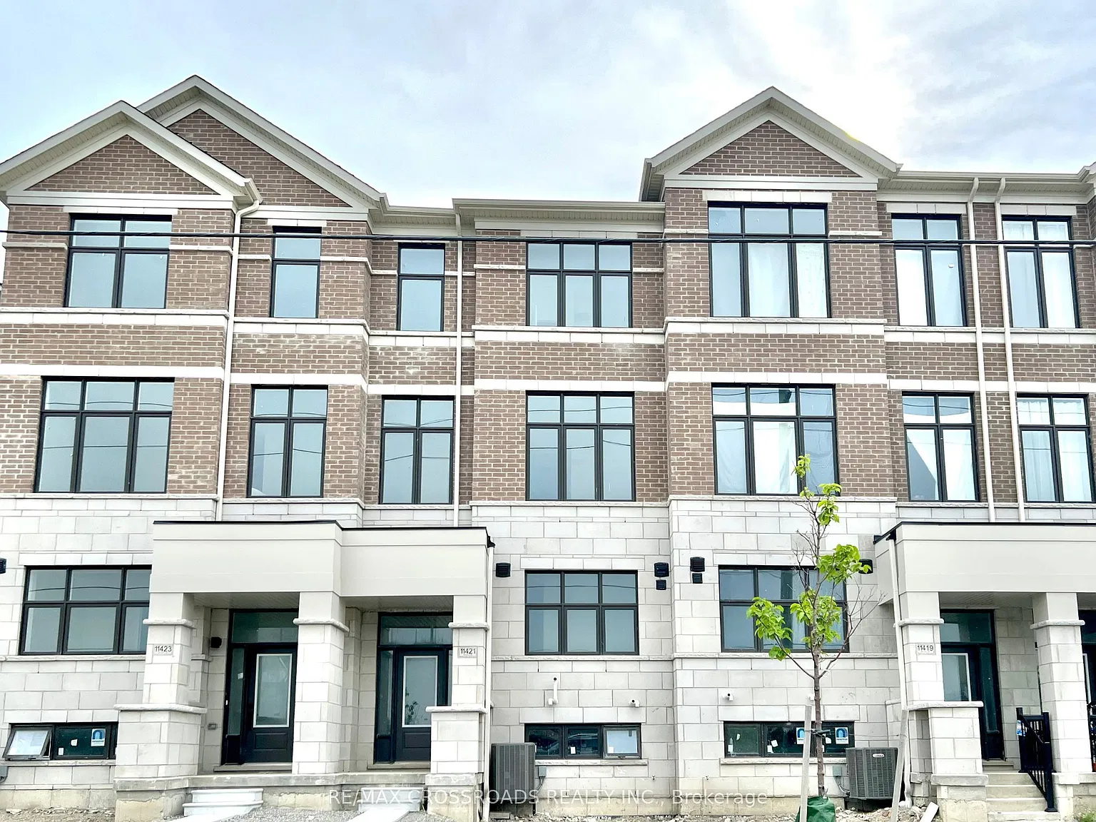 4 bed, $3,600 — Photo 1