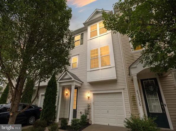43539 Wild Iris St, California, MD 20619