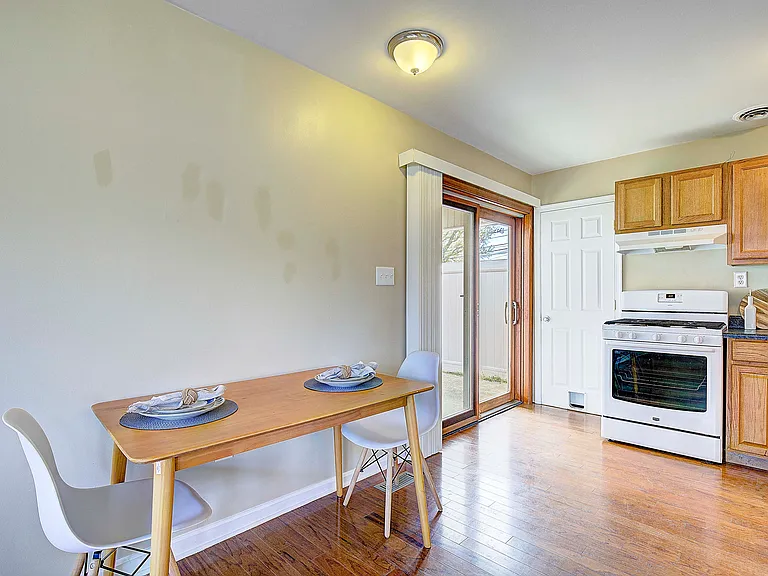 1622 Tieman Dr — Photo 7